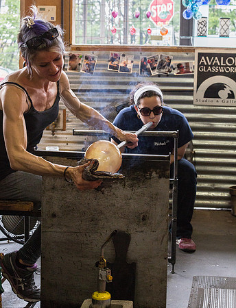 GLASS BLOWING AND CHIHULY ART-19