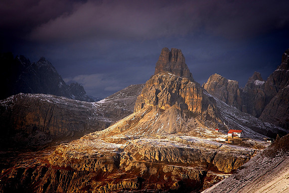 DOLOMITES_BUILDING