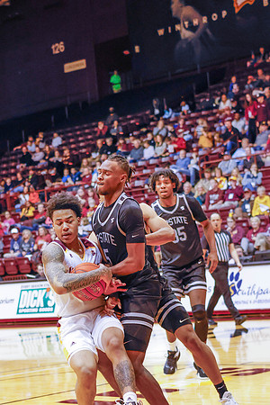 WINTHROP_BASKETBALL-4