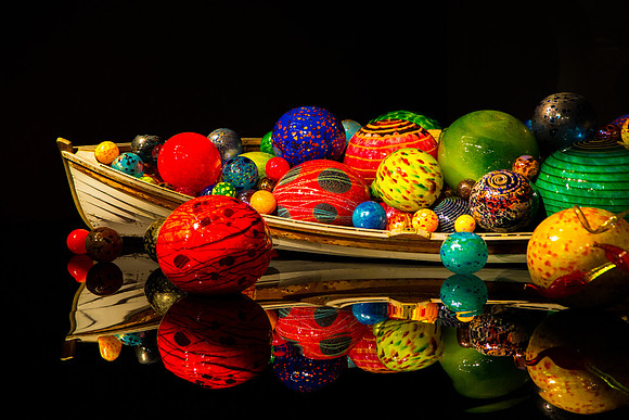 GLASS BLOWING AND CHIHULY ART-31