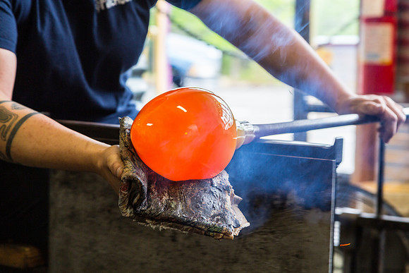 GLASS BLOWING AND CHIHULY ART-3