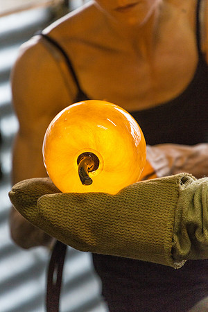 GLASS BLOWING AND CHIHULY ART-22