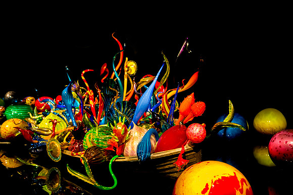 GLASS BLOWING AND CHIHULY ART-30