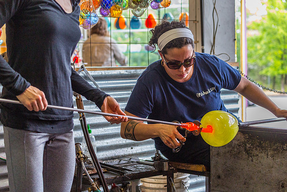 GLASS BLOWING AND CHIHULY ART-8